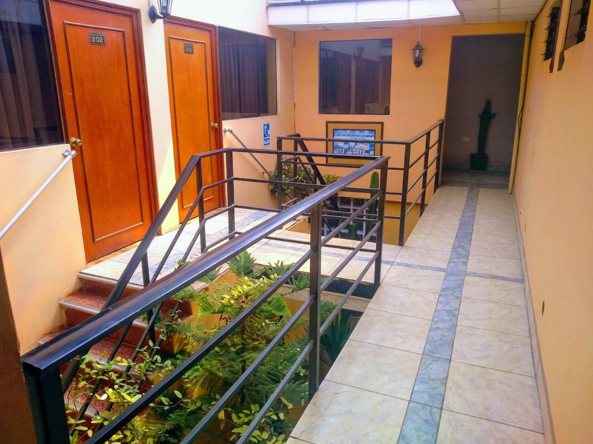 Casa Blanca Hospedaje Huamancaca Ngoại thất bức ảnh